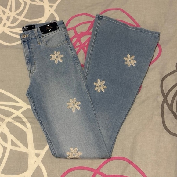 Hollister Denim - Hollister High-Rise Embroidered Floral Vintage Flare Jeans